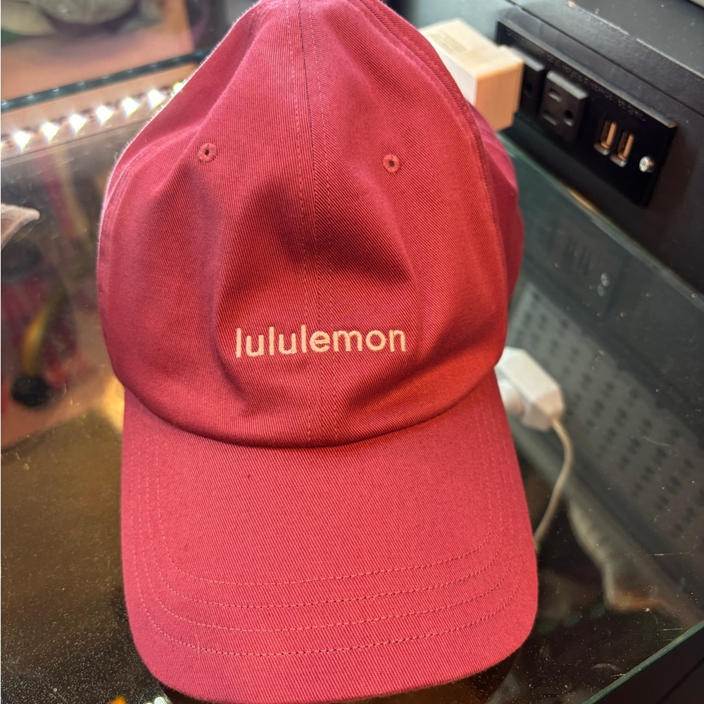 Mauve/pink lululemon hat